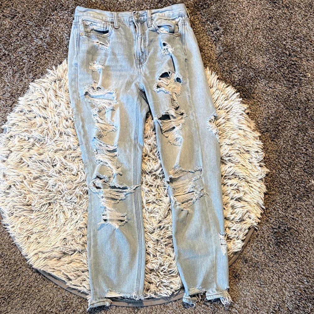 American Eagle Outfitters Distressed Mom Jeans Size 2